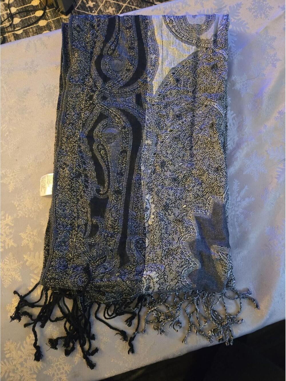 Elegant Metallic Paisley Pashmina Style Scarf with Fringed Hem - Picture 1 of 4